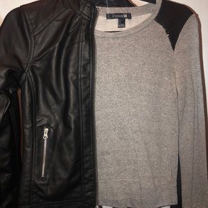 Crew neck sweater with detailing shoulders